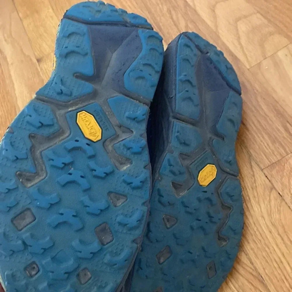 HOKA One One time to fly sz 9 blue cushion sole comfortable minor wear shown - Picture 3 of 6